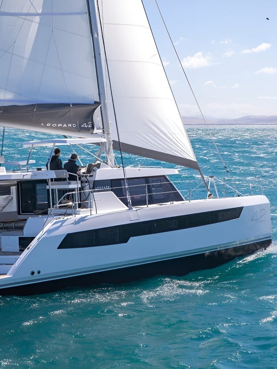 Sailing coaching on the water